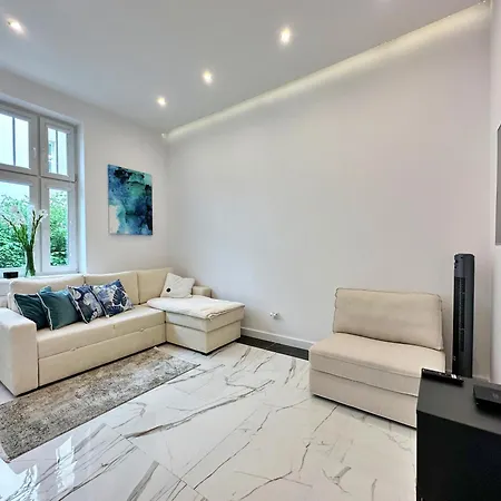 Yonekawa, Canvas Corner, Parking, 250 M Plaza Appartement *