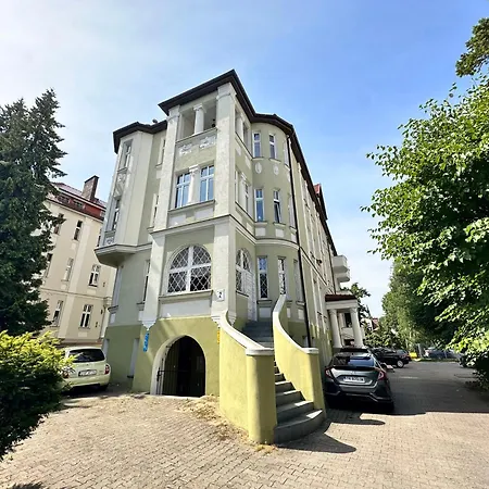 Yonekawa, Canvas Corner, Parking, 250 M Plaza Apartment Sopot