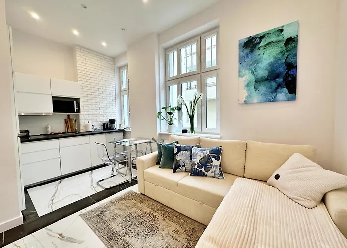 Yonekawa, Canvas Corner, Parking, 250 M Plaza * Sopot