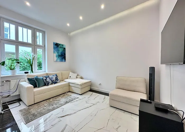 Yonekawa, Canvas Corner, Parking, 250 M Plaza Apartman *