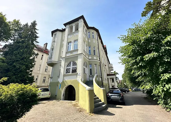 Yonekawa, Canvas Corner, Parking, 250 M Plaza Apartman Sopot